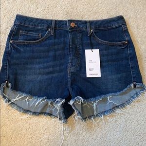 BRAND NEW! Forever 21 mid rise denim shorts!